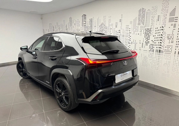 Lexus UX cena 147900 przebieg: 33163, rok produkcji 2021 z Brzeziny małe 466